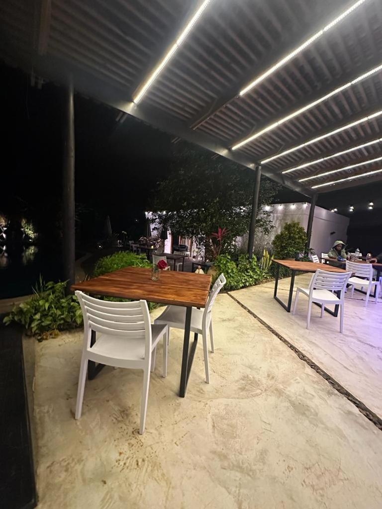 Nkanhi Centro De Conferencias E Hotel 蓬塔杜欧鲁 外观 照片