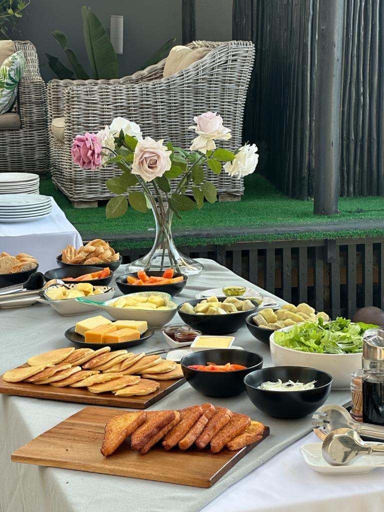Nkanhi Centro De Conferencias E Hotel 蓬塔杜欧鲁 外观 照片
