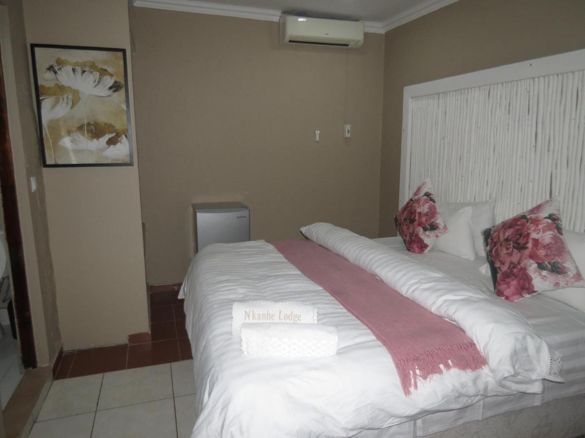 Nkanhi Centro De Conferencias E Hotel 蓬塔杜欧鲁 外观 照片