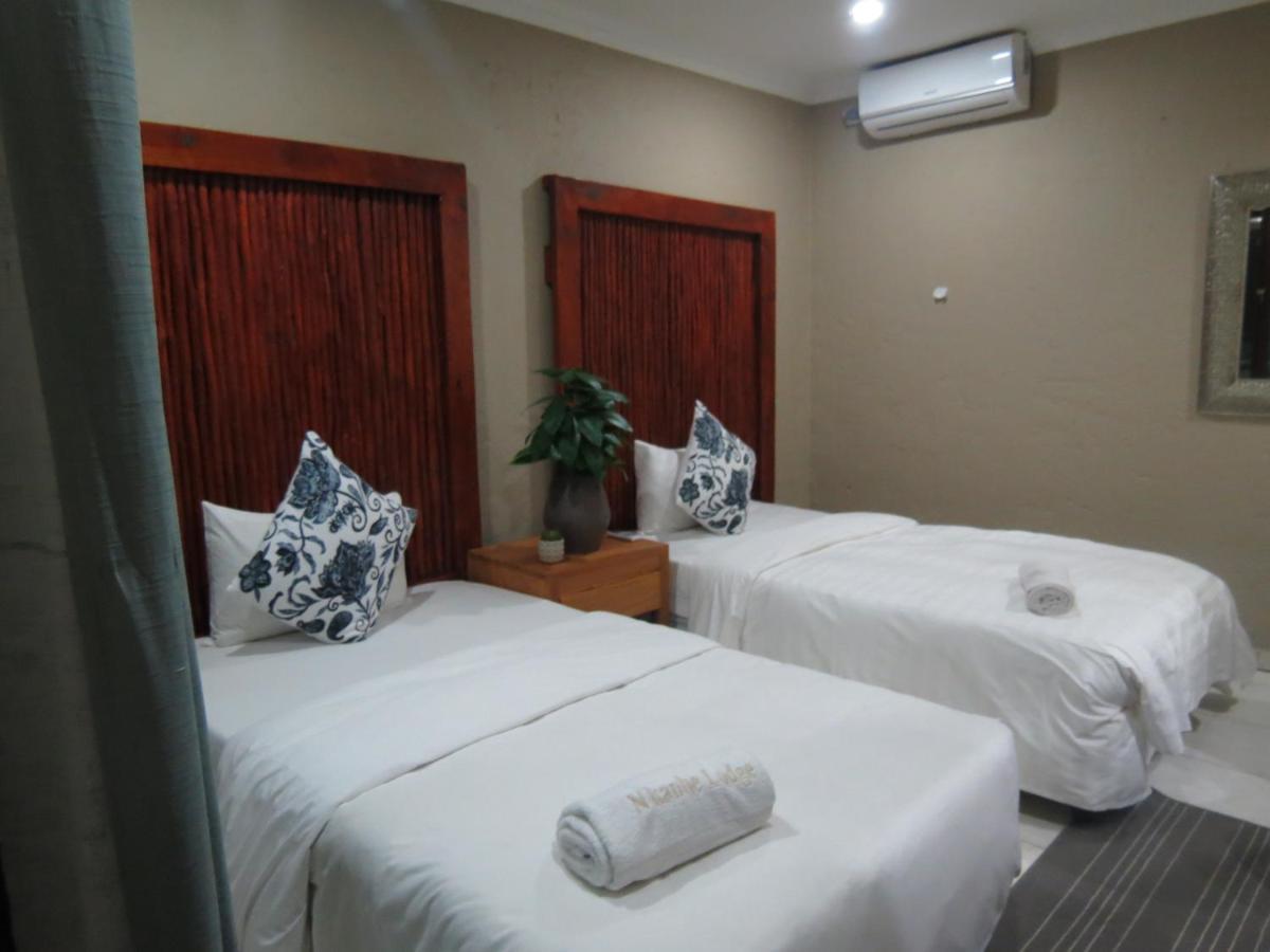 Nkanhi Centro De Conferencias E Hotel 蓬塔杜欧鲁 外观 照片
