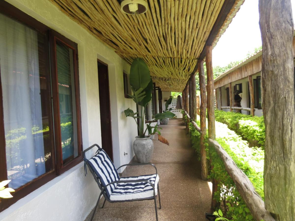 Nkanhi Centro De Conferencias E Hotel 蓬塔杜欧鲁 外观 照片